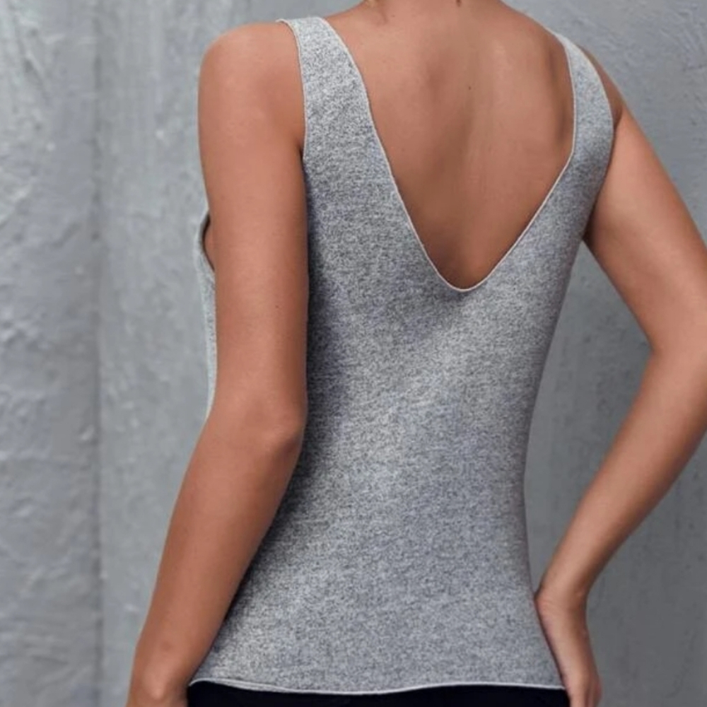 Deep V Neck Tanktop - Picture 3 of 3